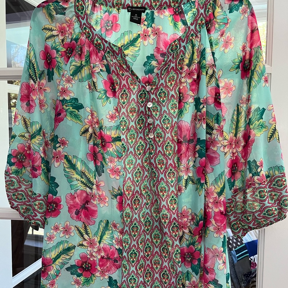 New Directions flower blouse